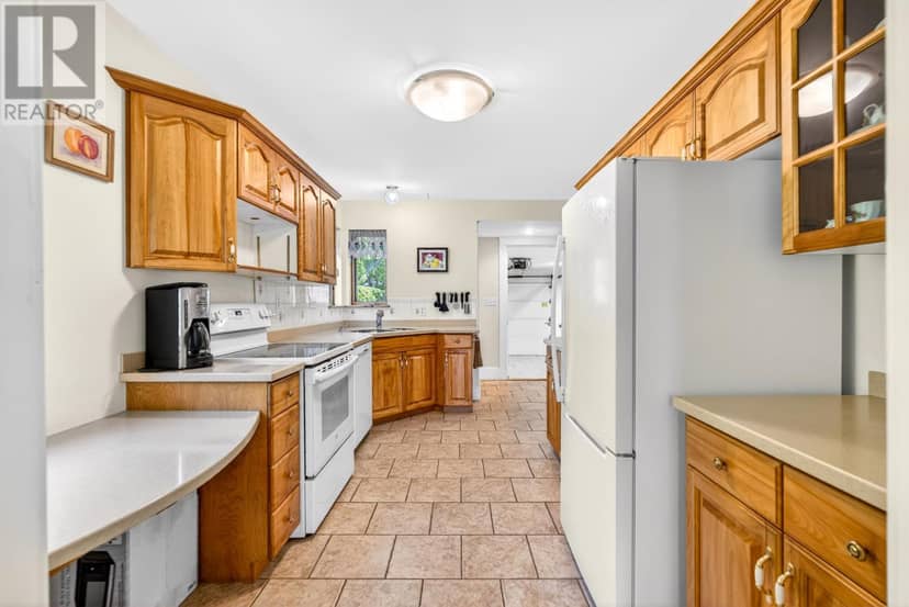 23 Hillside Drive — photo 9 of 40
