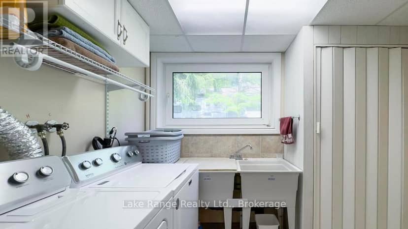 201 Shadywood Crescent — photo 18 of 38