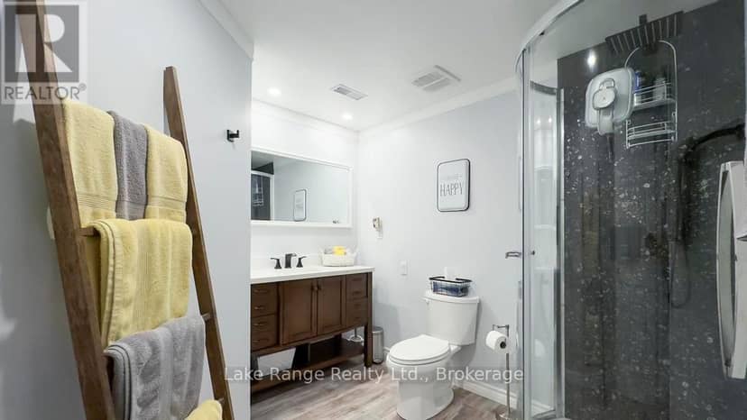 201 Shadywood Crescent — photo 19 of 38