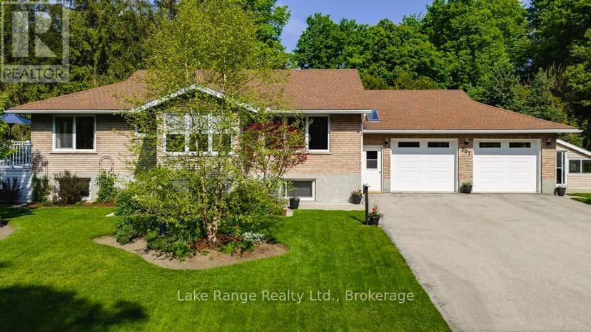 201 Shadywood Crescent — photo 2 of 38