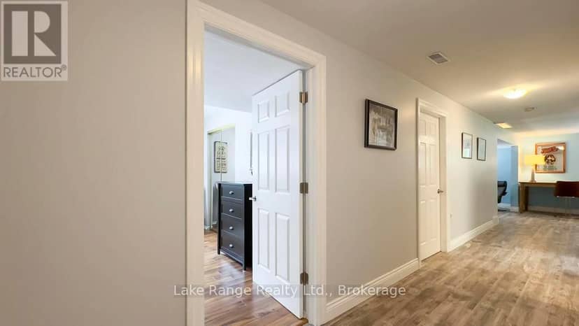 201 Shadywood Crescent — photo 22 of 38