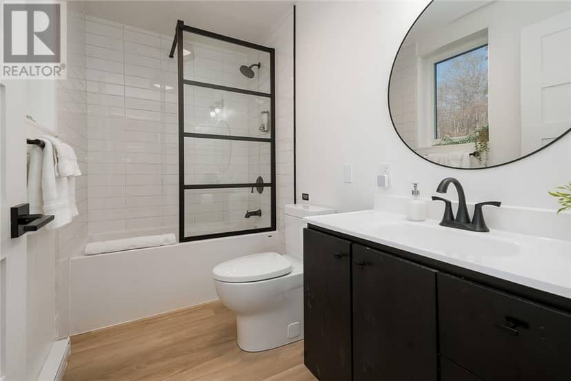 475 Waterfalls Road — photo 13 of 40