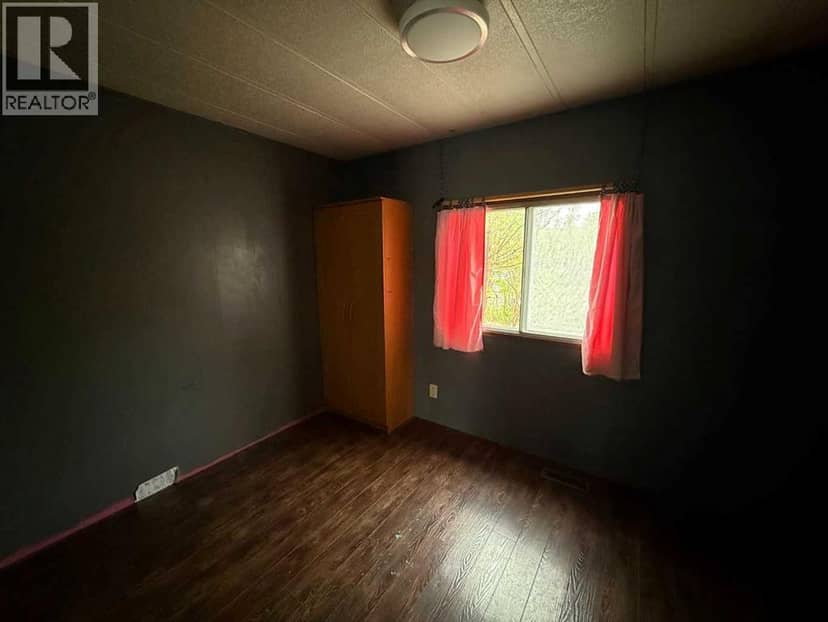 5410 51 Street, Berwyn, photo 4