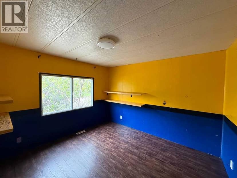 5410 51 Street, Berwyn, photo 3
