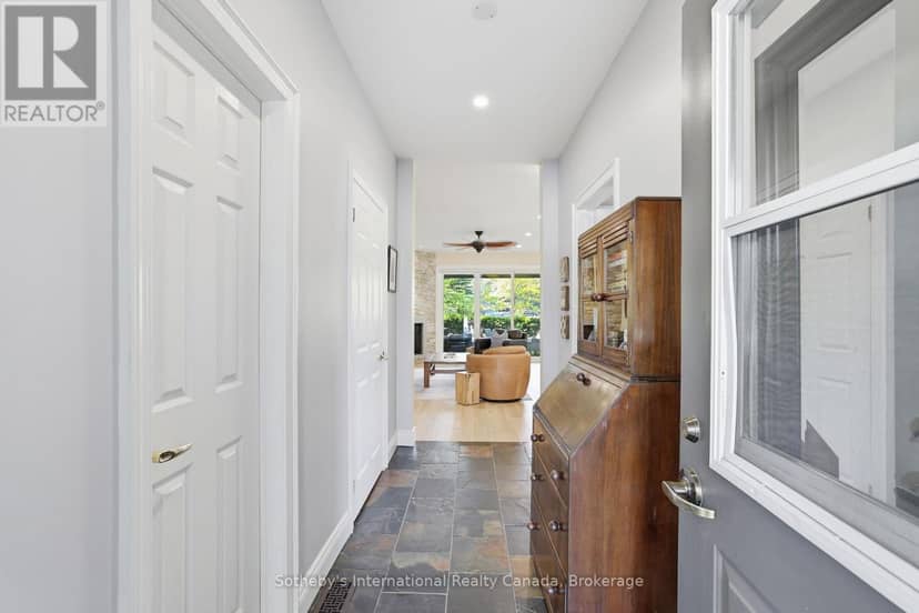 694 Johnston Park Avenue — photo 4 of 40