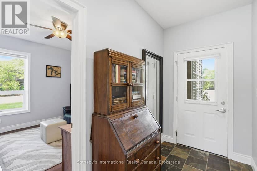 694 Johnston Park Avenue — photo 5 of 40