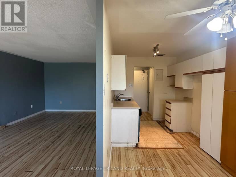 302 - 1106 Jalna Boulevard — photo 17 of 24