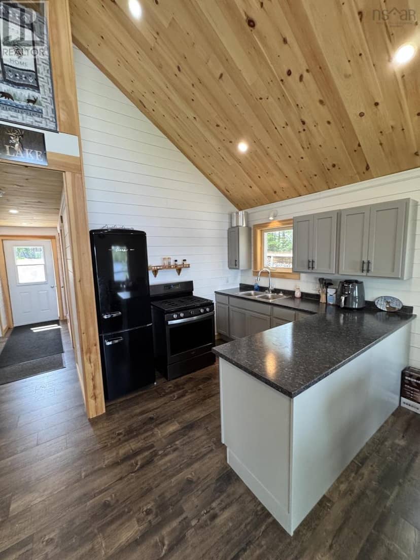 402 Melanson Road — photo 19 of 36