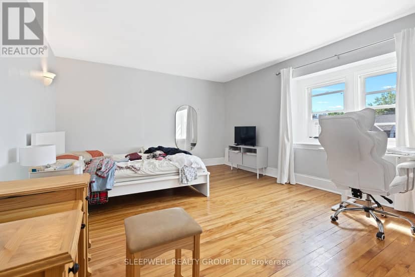 389 Daly Avenue — photo 18 of 37