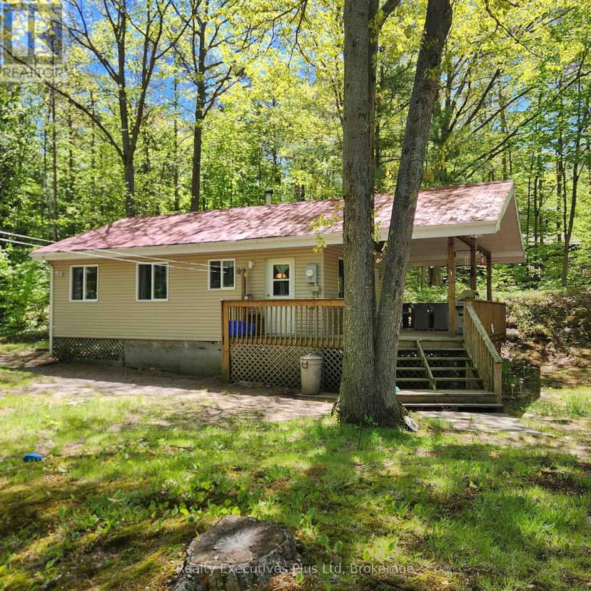 12 Waagosh Miikans Lane, Christian Island 30, photo 2