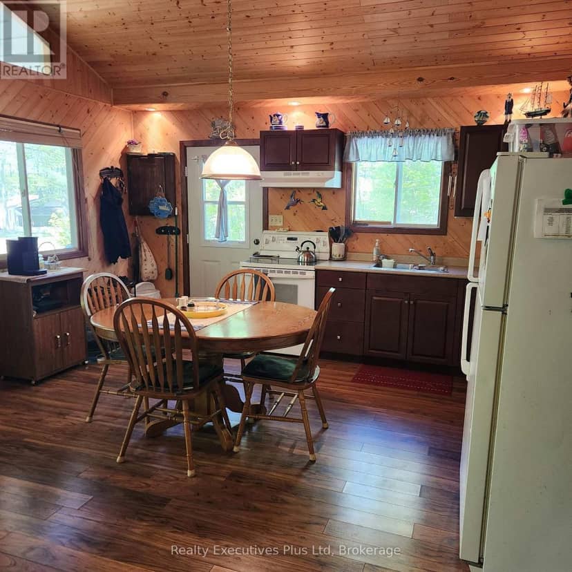 12 Waagosh Miikans Lane, Christian Island 30, photo 7