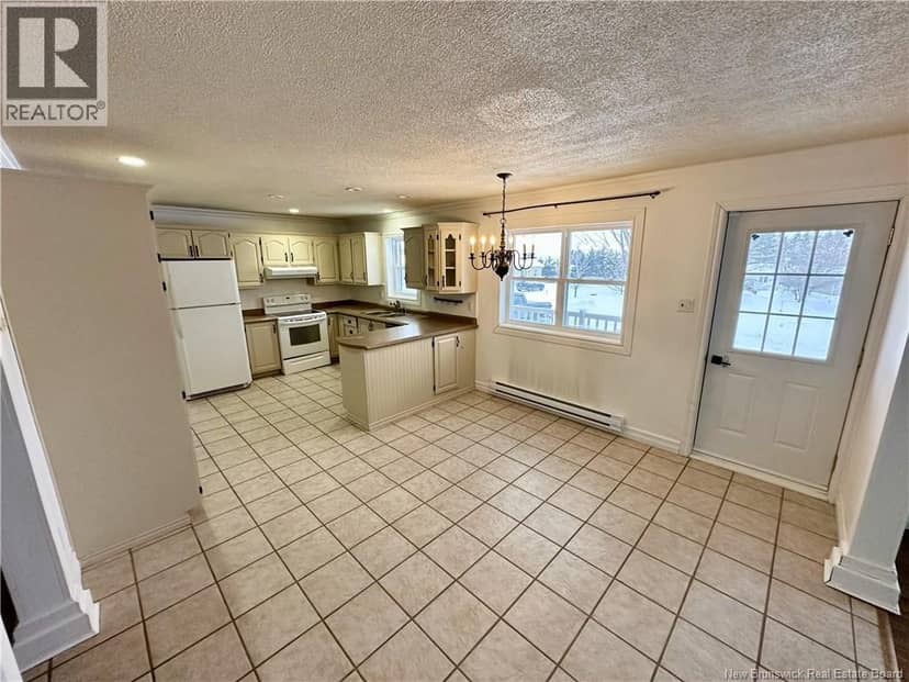 11 Francois Street, Charlo, photo 3
