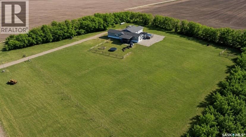 West Outlook Acreage — photo 2 of 35