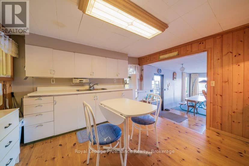 103 North Mazinaw Road — photo 9 of 40