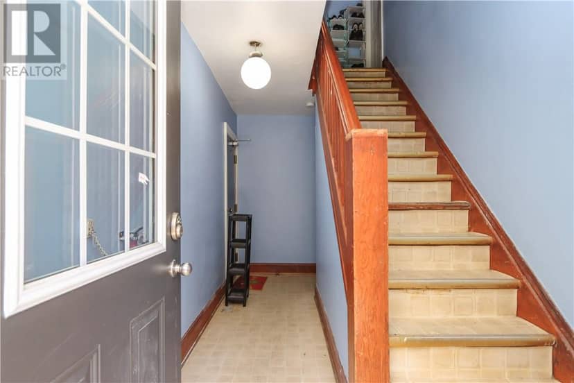 257 Oak Street — photo 16 of 40