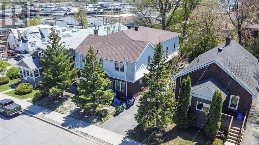 257 Oak Street — photo 4 of 40
