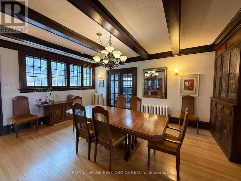 646 Lakeshore Road S — photo 17 of 40