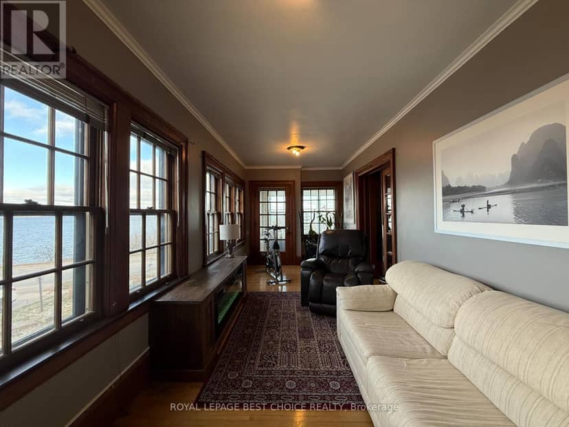 646 Lakeshore Road S — photo 19 of 40