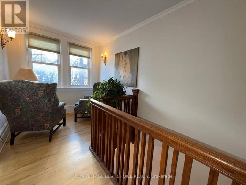 646 Lakeshore Road S — photo 38 of 40