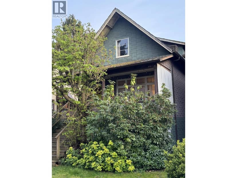 2012 YORK AVENUE, Vancouver