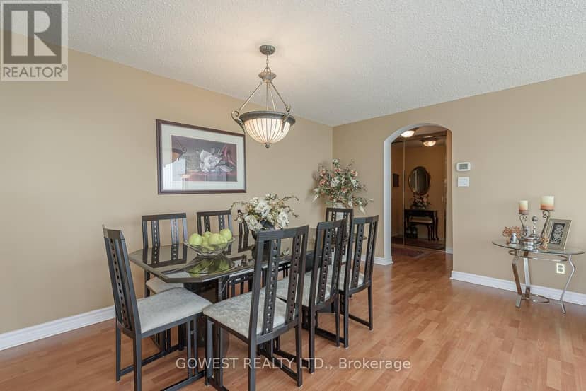 1103 - 1240 Marlborough Court — photo 11 of 31