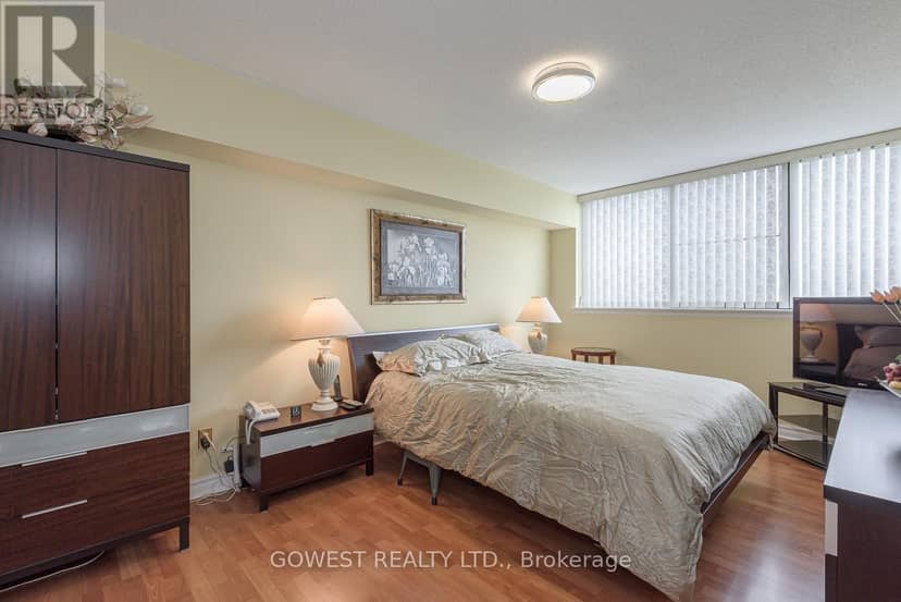 1103 - 1240 Marlborough Court — photo 18 of 31