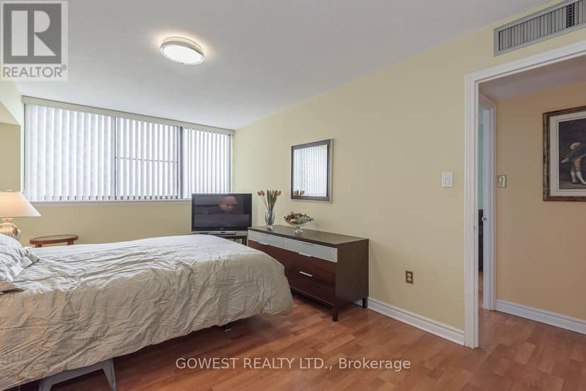 1103 - 1240 Marlborough Court — photo 19 of 31