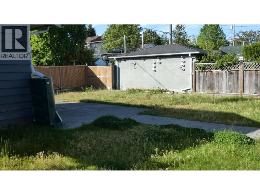 8391 11TH AVENUE, Burnaby, photo 2