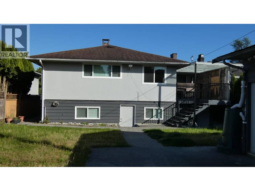 8391 11TH AVENUE, Burnaby, photo 3