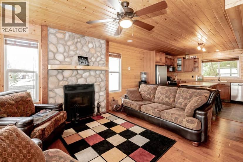 53 Boyd Lakeshore — photo 12 of 40