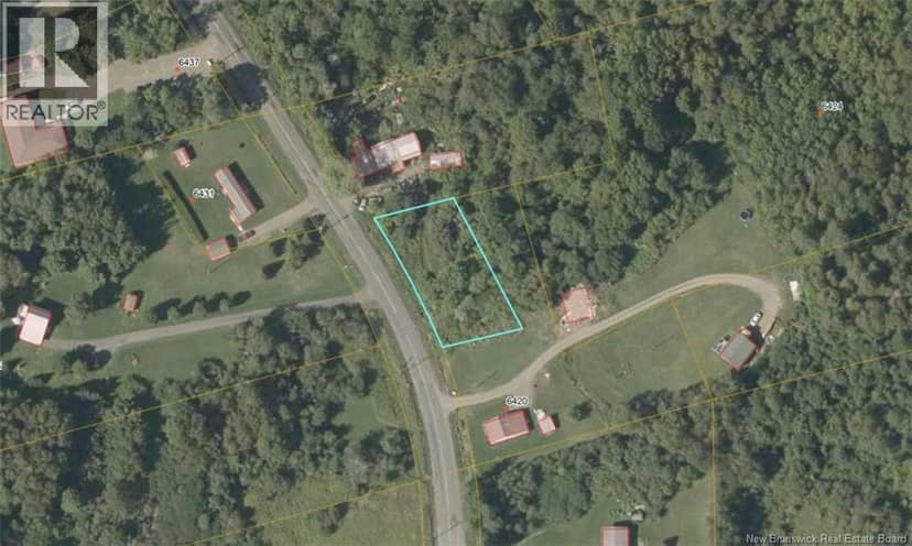 Lot Route 105 — photo 2 of 8