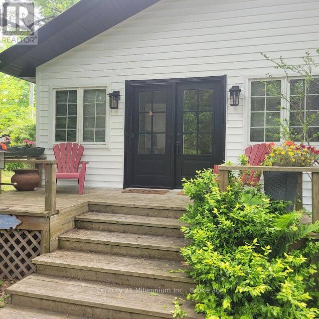 19 Hastings Avenue — photo 2 of 32