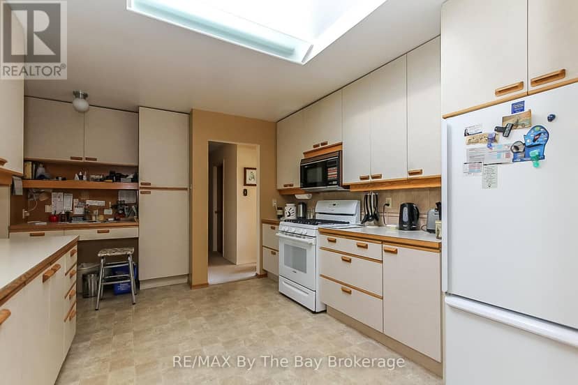 630 Sunnidale Road S — photo 12 of 34