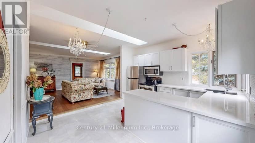 19 Hastings Avenue — photo 11 of 32
