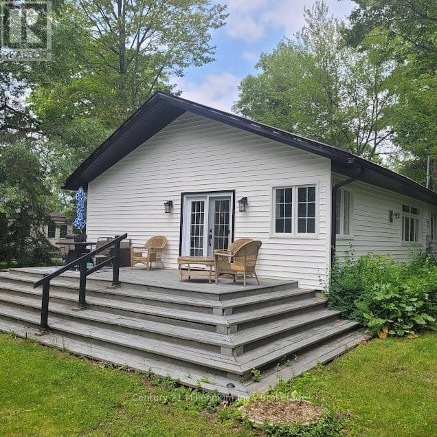 19 Hastings Avenue — photo 3 of 32