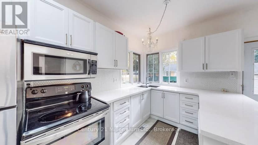 19 Hastings Avenue — photo 7 of 32