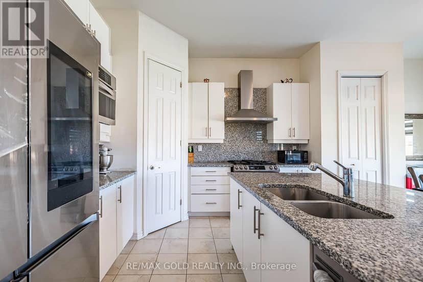 781 Gilmour Crescent — photo 19 of 40