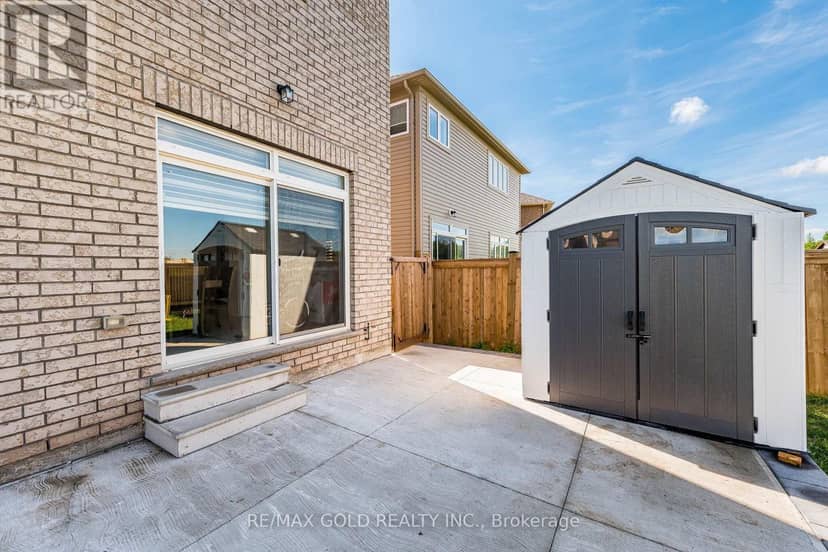 781 Gilmour Crescent — photo 39 of 40