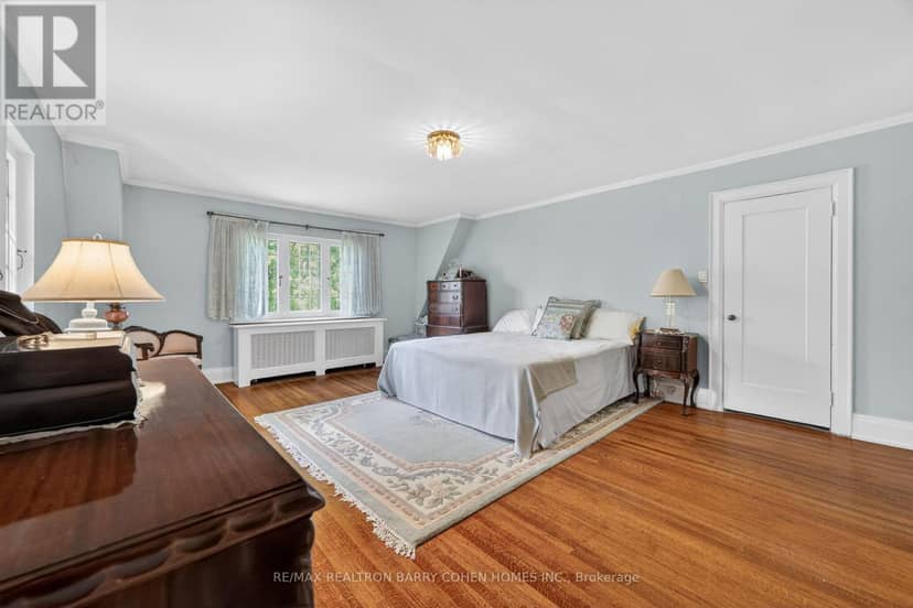29 Strathgowan Crescent — photo 11 of 21