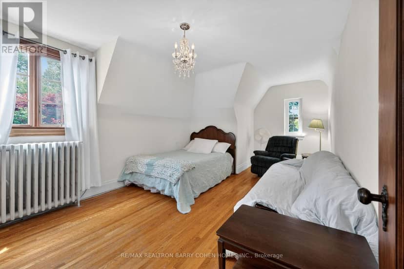 29 Strathgowan Crescent — photo 16 of 21