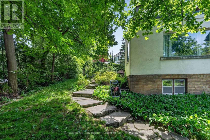 29 Strathgowan Crescent — photo 21 of 21