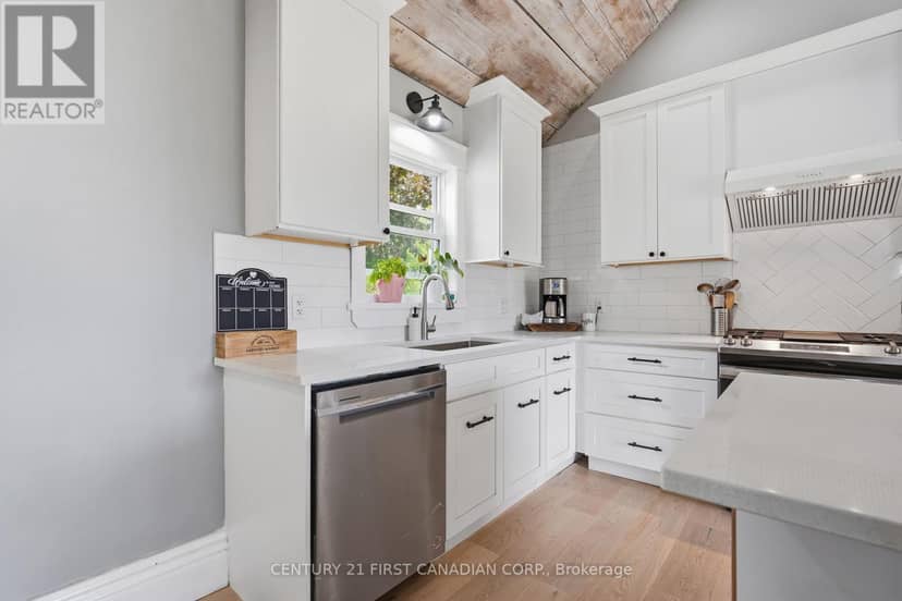 8073 Francis Street — photo 9 of 31
