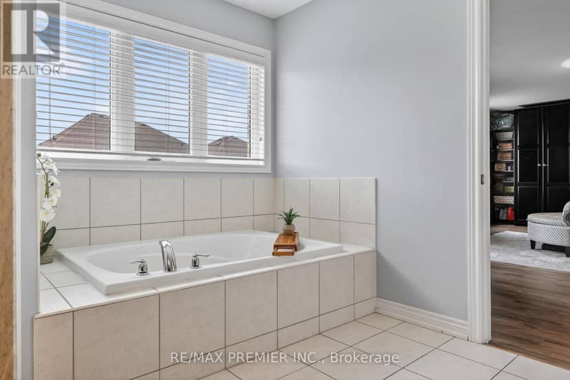 77 Weaver Terrace — photo 22 of 40