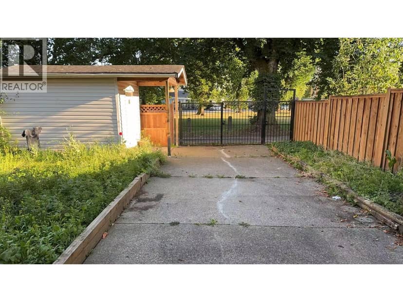 Ground level-21xx FRASER AVENUE, Coquitlam, photo 3