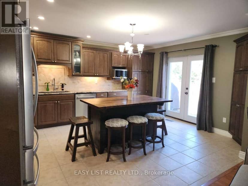 222 Sprucewood Crescent — photo 5 of 35