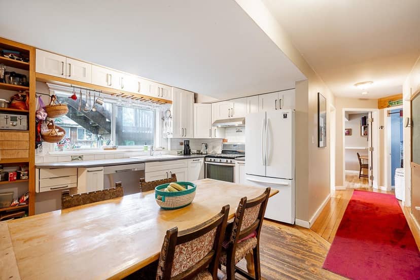 15661 92 AVENUE, Surrey, photo 4