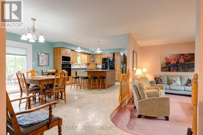 137 Mitchell Court — photo 7 of 40