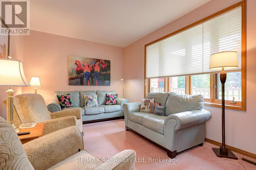 137 Mitchell Court — photo 8 of 40