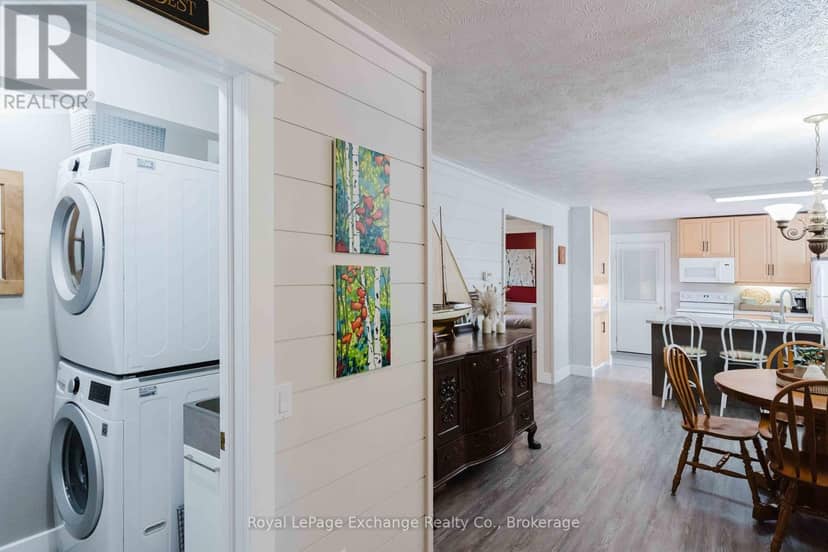 719 York Avenue N — photo 24 of 40