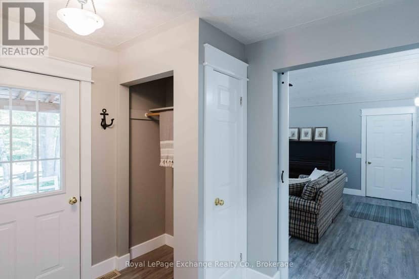 719 York Avenue N — photo 9 of 40